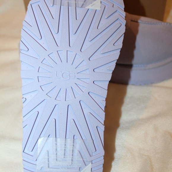 NIB UGG WOMEN'S DISCOQUETTE SUEDE SHEARLING LINED SLIP ON SLIPPERS LAVENDER FOG - Picture 8 of 8